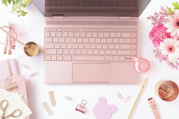 可愛い】おしゃれなピンクの女性向けのノートパソコン - ノートPC